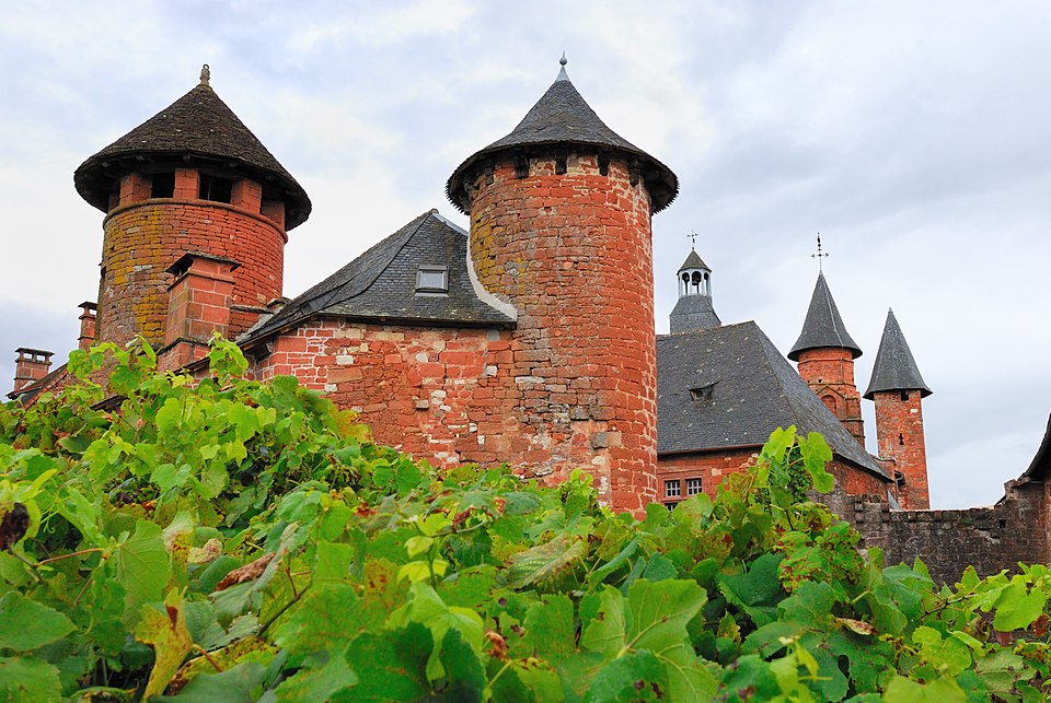 Tours de Collonges la rouge